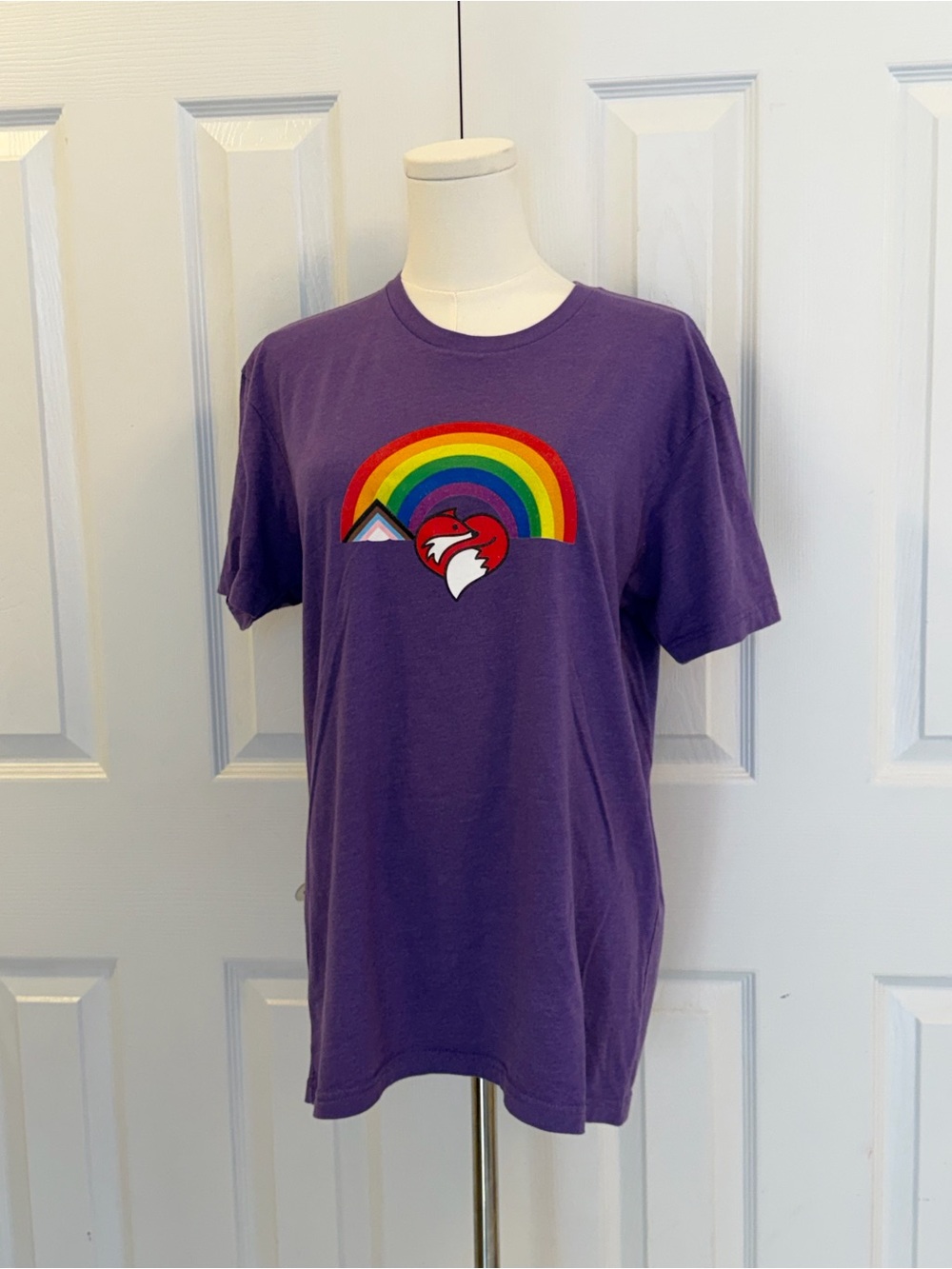 Next Level Apparel Purple Rainbow Fox Graphic T-Shirt Size M